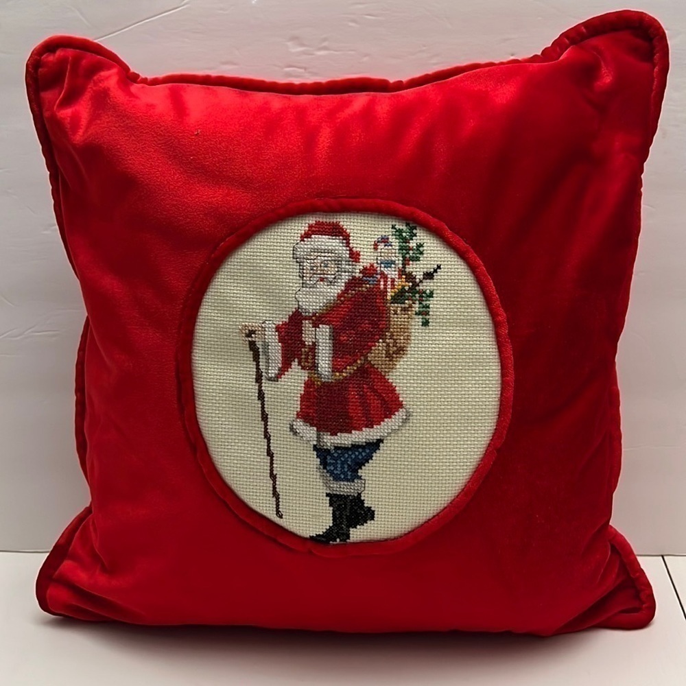 Old World Santa with Christmas Sack of Presents Counted Cross Stitch Pil…